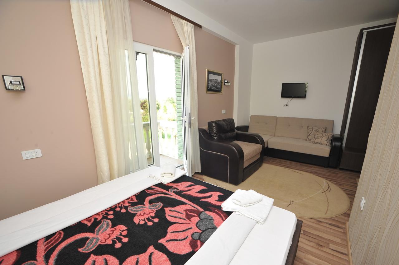 Hotel Zeleni Vir Ni Exteriér fotografie