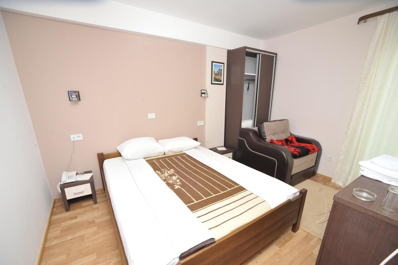 Hotel Zeleni Vir Ni Exteriér fotografie