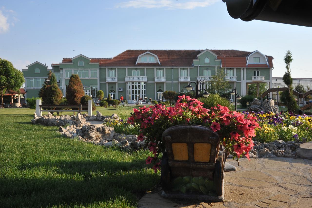 Hotel Zeleni Vir Ni Exteriér fotografie