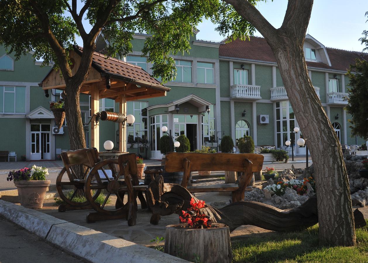 Hotel Zeleni Vir Ni Exteriér fotografie