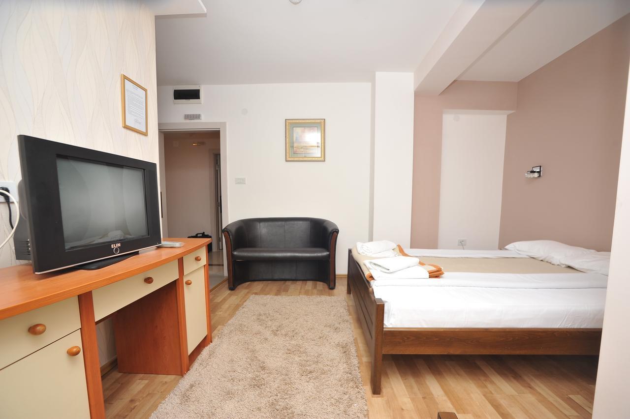 Hotel Zeleni Vir Ni Pokoj fotografie